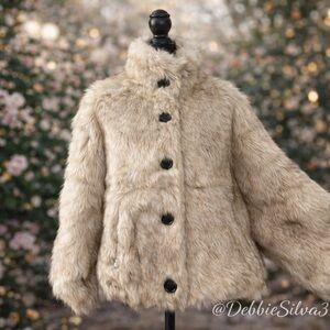 Venus Ivory Faux Fur Jacket Coat Size L - New w/Extra Button
